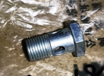 Болт банджо (M16x1.5x28)  турбокомпресора Cummins 6,7 OEM: 4940181 - фото 2